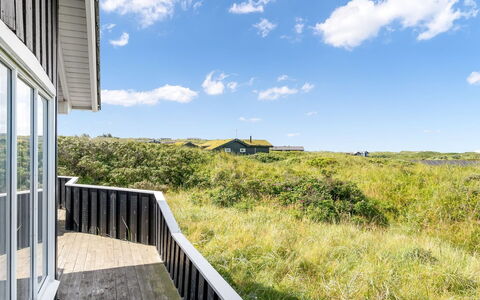 Kasperi - 250M from the Sea: Architecture, Toit, Domicile, Composite, Daylighting, Siding, Allée