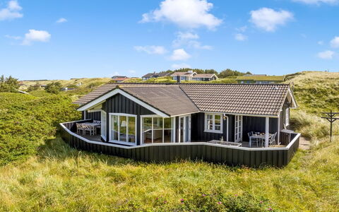 Kasperi - 250M from the Sea: Architecture, Toit, Domicile, Composite, Daylighting, Siding, Allée