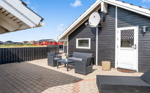 Freya - 200M from the Sea: Toit, Maison, Zone Résidentielle, Domicile, Biens, Chalet, Conception