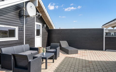 Freya - 200M from the Sea: Toit, Maison, Zone Résidentielle, Domicile, Biens, Chalet, Conception