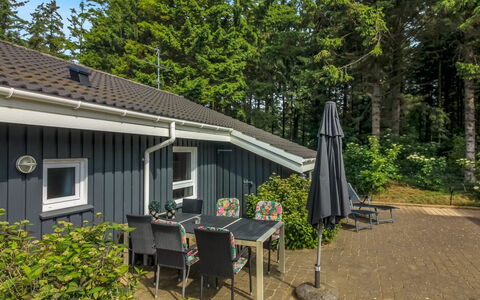 Aniki - 1.4Km from the Sea: Chalet, Domicile, Maison, Toit, Porche, Biens, Siding, Batiments Jardin, Ferme, Cour