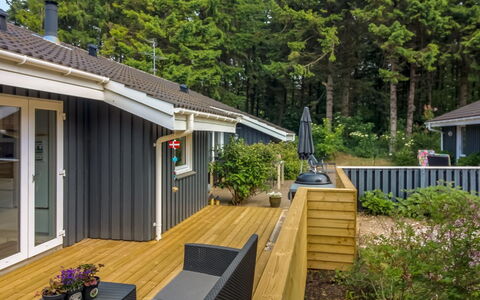 Aniki - 1.4Km from the Sea: Architecture, Toit, Domicile, Composite, Daylighting, Siding, Allée