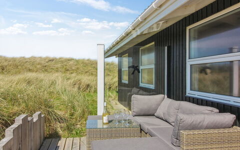 Gojko - 140M from the Sea: Bois, Maison, Chalet, Domicile, Toit, Zone Rurale, Siding, Cabane En Rondins, Batiments Jardin, Dur