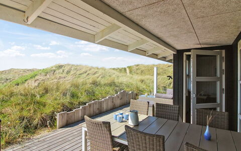 Gojko - 140M from the Sea: Bois, Maison, Chalet, Domicile, Toit, Zone Rurale, Siding, Cabane En Rondins, Batiments Jardin, Dur