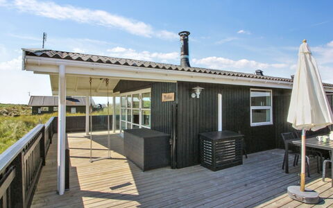 Gojko - 140M from the Sea: Bois, Maison, Chalet, Domicile, Toit, Zone Rurale, Siding, Cabane En Rondins, Batiments Jardin, Dur