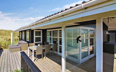 Gojko - 140M from the Sea: Bois, Maison, Chalet, Domicile, Toit, Zone Rurale, Siding, Cabane En Rondins, Batiments Jardin, Dur