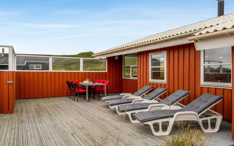 Dolma - 75M from the Sea: Chalet, Jardin, Siding, Batiments Jardin, Ombre, Cour, Arrière-Cour, Pelouse, Ferme, Aménagement Paysager