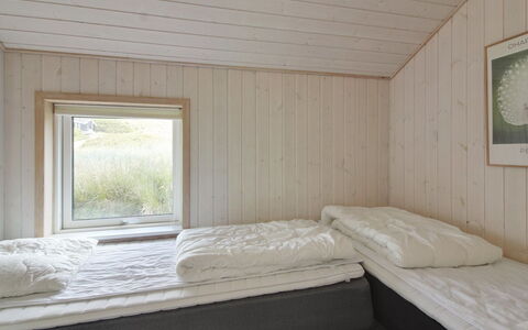 Åmunde - 150M from the Sea: Bois, Chambre, Drap De Lit, Lit, Literie, Sol, Cadre De Lit, Plafond, Dur, Tache De Bois