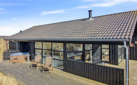 Åmunde - 150M from the Sea: Bois, Toit, Porte, Chalet, Maison, Siding, Porche, Dur, Plate-Forme, Ombre