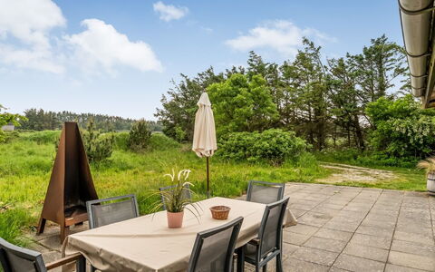 Herma - 300M from the Sea: Meubles, Chaise, Table, Mobilier De Jardin, Tableau De Plein Air, Table Cuisine Et Salle A Manger, Lot Terre, Ombre, Jardin, Aménagement Paysager