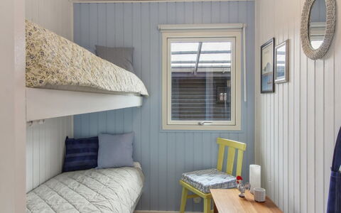 Herma - 300M from the Sea: Bois, Sol, Sol, Design Intérieur, Chambre, Plafond, Domicile, Lit, Pièce, Tache De Bois