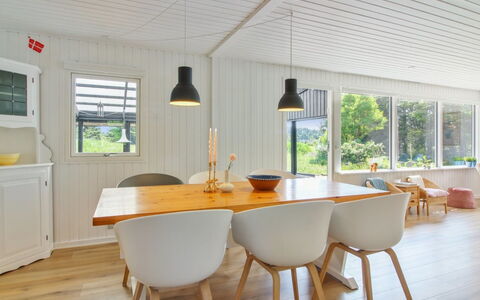 Herma - 300M from the Sea: Sol, Bois, Design Intérieur, Meubles, Plafond, Sol, Luminaire, Table Cuisine Et Salle A Manger, Salle À Manger, Domicile