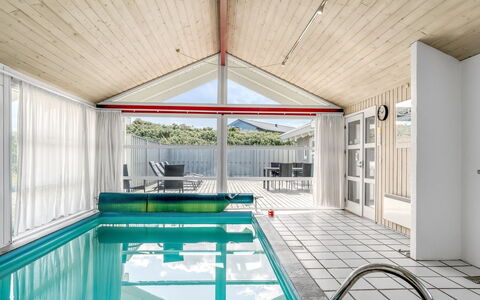 Anne - 100M from the Sea: Piscine, Composite, Recours, Plafond, Eco Hôtel, Ombre, Hôtel, Conception, Chaise, Villa