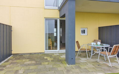 Helke - 150M from the Sea: Chalet, Domicile, Maison, Toit, Porche, Biens, Siding, Batiments Jardin, Ferme, Cour