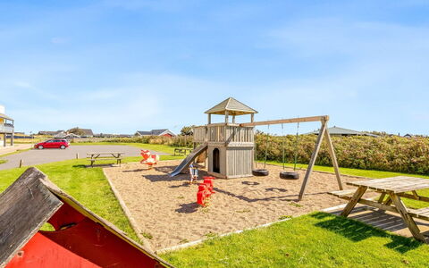 Alimpij - 150M from the Sea: Domicile, Toit, Maison, Porte, Chalet, Ombre, Jardin, Couverture De Sol, Porche, Cour