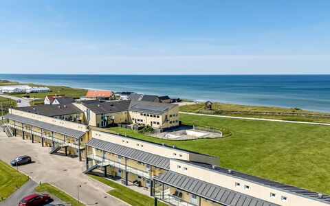 Alimpij - 150M from the Sea: Domicile, Toit, Maison, Porte, Chalet, Ombre, Jardin, Couverture De Sol, Porche, Cour