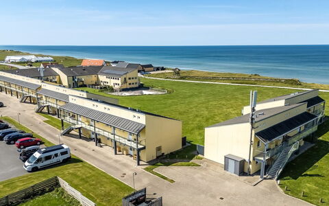 Alimpij - 150M from the Sea: Domicile, Toit, Maison, Porte, Chalet, Ombre, Jardin, Couverture De Sol, Porche, Cour