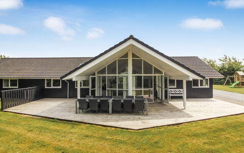 Steen - 800M from the Sea: Maison, Domicile, Toit, Chalet, Biens, Aménagement Paysager, Batiments Jardin, Siding, Ferme