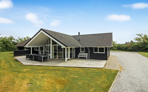 Steen - 800M from the Sea: Maison, Domicile, Toit, Chalet, Biens, Aménagement Paysager, Batiments Jardin, Siding, Ferme