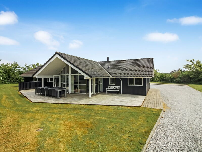 Steen - 800M from the Sea