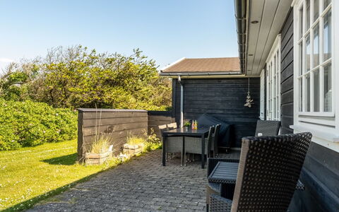 Mata - 700M from the Sea: Maison, Domicile, Toit, Zone Résidentielle, Chalet, Biens, Ferme, Pelouse, Aménagement Paysager, Siding