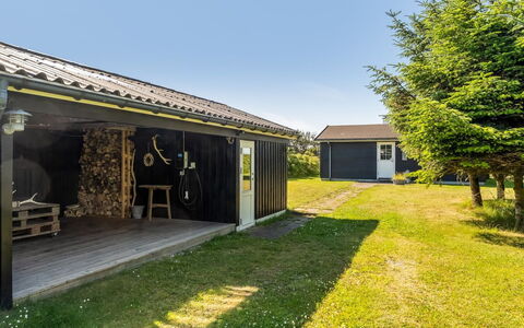Mata - 700M from the Sea: Maison, Domicile, Toit, Zone Résidentielle, Chalet, Biens, Ferme, Pelouse, Aménagement Paysager, Siding