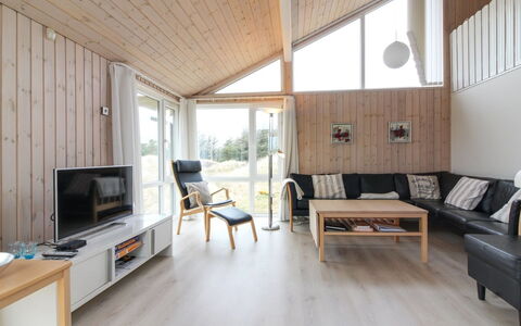 Huno - 400M from the Sea: Maison, Toit, Domicile, Chalet, Biens, Ferme, Villa, Porche, Siding