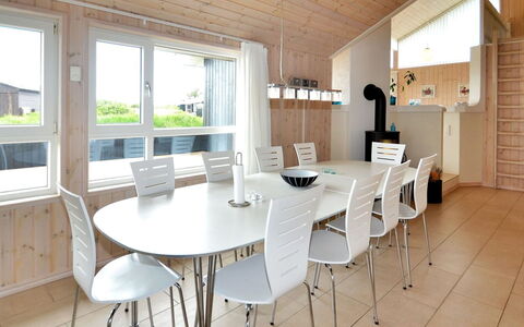 Huno - 400M from the Sea: Maison, Toit, Domicile, Chalet, Biens, Ferme, Villa, Porche, Siding