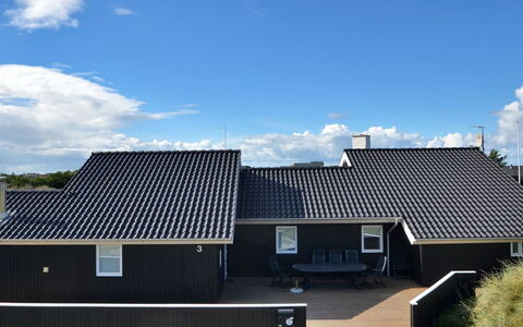 Huno - 400M from the Sea: Maison, Toit, Domicile, Chalet, Biens, Ferme, Villa, Porche, Siding