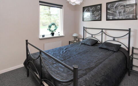 Micaela - 650M from the Sea: Maison, Domicile, Porte, Toit, Chalet, Biens, Jardin, Ombre, Siding, Cour