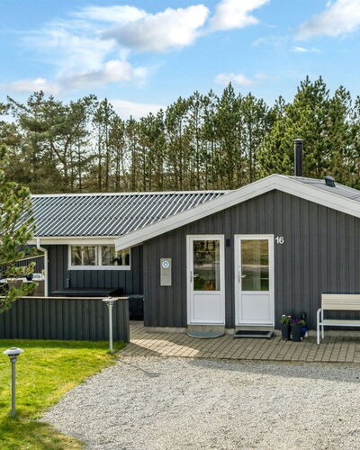 Richardine - 850M from the Sea
