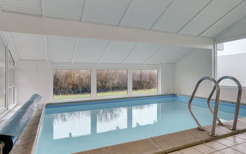 Hilkka - 500M from the Sea: Toit, Maison, Lot Terre, Domicile, Chalet, Biens, Batiments Jardin, Ombre, Cabane En Rondins, Aménagement Paysager