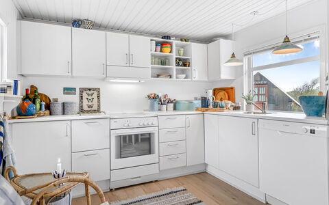 Baarde - 350M from the Sea: Cuisine, Appareil De Cuisine, Principaux Appliance, Comptoir, Sol, Bois, Design Intérieur, Cabinetry, Sol, Électroménager