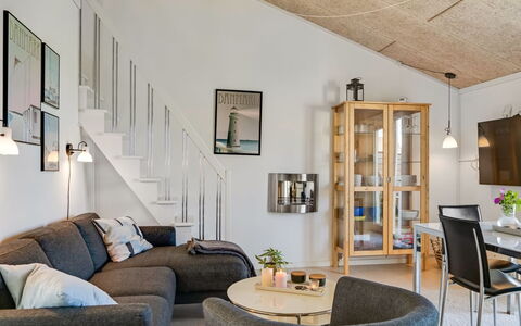 Brod - 150M from the Sea: Meubles, Design Intérieur, Mur, Canapé, Sol, Bois, Plafond, Salon, Sol, Luminaire