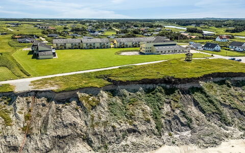 Brod - 150M from the Sea: Herbe, Paysage, Zone Résidentielle, Plaine, Maison, Lot Terre, Prairie, Domicile, Zone Rurale, Toit