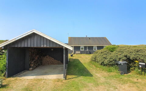 Harry - 100M from the Sea: Domicile, Chalet, Porche, Dur, Siding, Plate-Forme, Ombre, Planche, Biens, Batiments Jardin