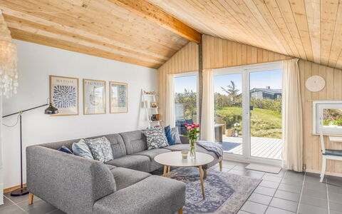 Doritea - 50M from the Sea: Bois, Domicile, Chalet, Dur, Tache De Bois, Parquet, Salon, Planche, Lumber