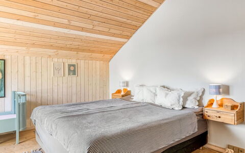 Doritea - 50M from the Sea: Design Intérieur, Sol, Sol, Chambre, Bois, Meubles, Lit, Plafond, Pièce, Parquet