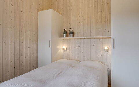 Joella - 200M from the Sea: Mur, Bois, Sol, Sol, Design Intérieur, Plafond, Chambre, Éclairage, Lit, Pièce