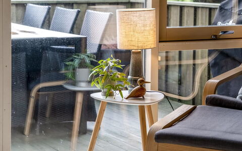 Seda - 600M from the Sea: Maison, Chalet, Toit, Batiments Jardin, Ombre, Cabanon, Arrière-Cour, Mobilier De Jardin, Cour, Pelouse