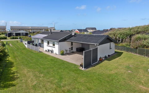 Haklang - 200M from the Sea: Bois, Maison, Chalet, Domicile, Toit, Zone Rurale, Siding, Cabane En Rondins, Batiments Jardin, Dur
