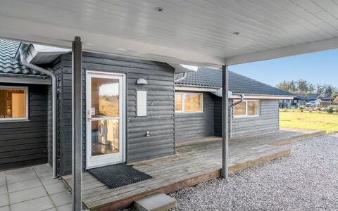 Oskarvine - 900M from the Sea: Toit, Maison, Domicile, Chalet, Siding, Biens, Allée, Batiments Jardin, Cour, Cabanon