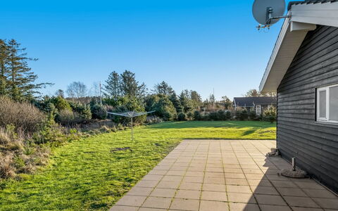 Oskarvine - 900M from the Sea: Toit, Maison, Domicile, Chalet, Siding, Biens, Allée, Batiments Jardin, Cour, Cabanon