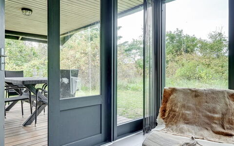 Avia - 500M from the Sea: Bois, Sol, Sol, Porte, Accueil Porte, Verre, Design Intérieur, Chaise, Dur