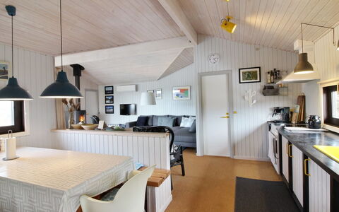 Riitta - 300M from the Sea: Piscine, Mobilier De Jardin, Meubles, Recours, Dalle, Eco Hôtel, Ombre, Chaise, Loisir, Biens