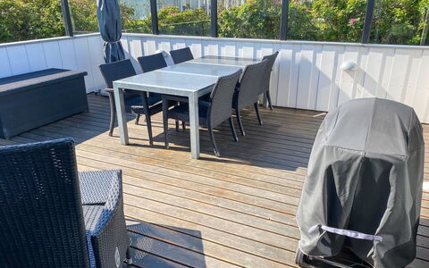 Laurits - 300M from the Sea: Piscine, Mobilier De Jardin, Meubles, Recours, Dalle, Eco Hôtel, Ombre, Chaise, Loisir, Biens
