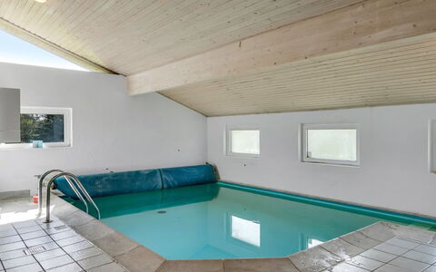 Aponi - 400M from the Sea: Plafond, Sol, Design Intérieur, Sol, Composite, Meubles, Recours, Hôtel, Conception, Daylighting