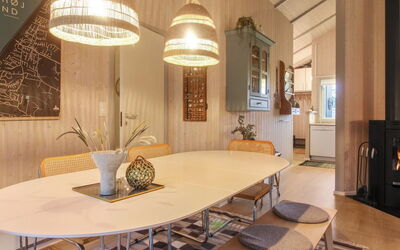 Lovisa - 500M from the Sea