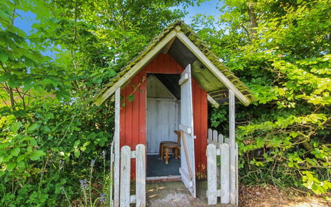 Fraþulf - 6Km from the Sea: Bois, Tache De Bois, Planche, Dur, Chalet, Plate-Forme, Siding, Ombre, Parquet, Batiments Jardin