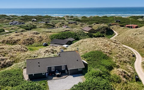 Lauri - 350M from the Sea: Toit, Maison, Zone Résidentielle, Domicile, Biens, Chalet, Conception
